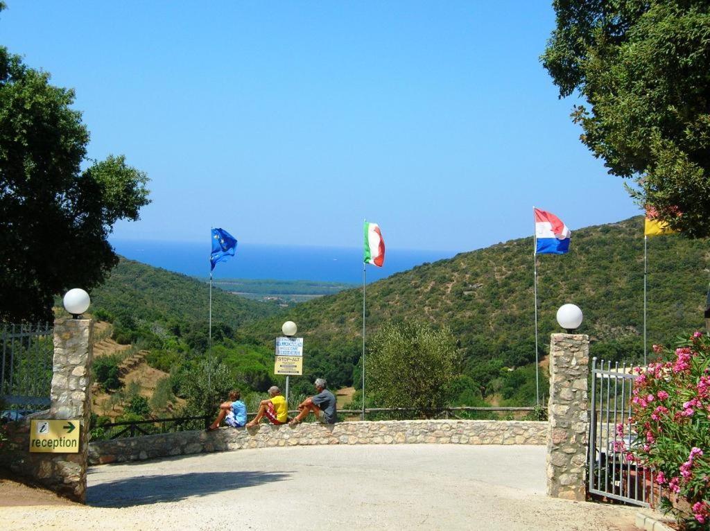Divacamp Glamping Resort Campiglia Marittima Luaran gambar